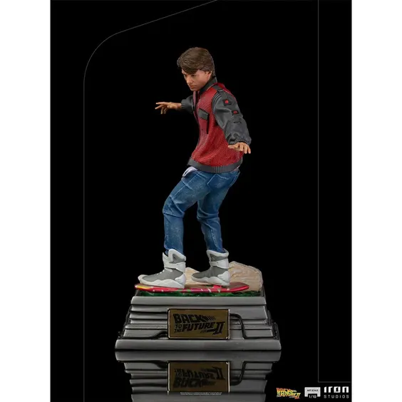 Коллекционная фигура Iron Studios: Back to the Future: Marty McFly on Hoverboard, (127979)