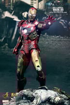 Колекційна фігура Hot Toys: Iron Man Mark VII (Battle Damaged Ver.), (85096)