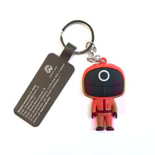 Брелок односторонній Squid Game: Pink Soldier (circle), (10247)