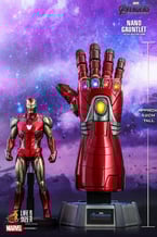 Коллекционная фигура Hot Toys: Nano Gauntlet, (80264)