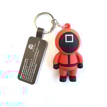 Брелок Squid Game: Pink Soldier (square), big, (10243)