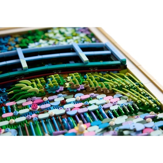 Конструктор LEGO: Art: The Met: Claude Monet: Bridge Over a Pond of Water Lilies, (31220) 8