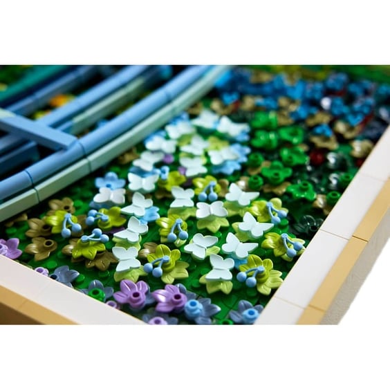 Конструктор LEGO: Art: The Met: Claude Monet: Bridge Over a Pond of Water Lilies, (31220) 9