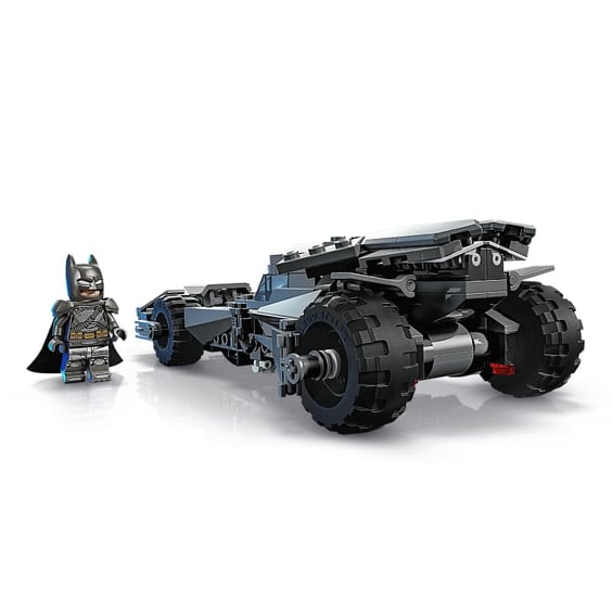 Конструктор LEGO: DC: Batman v Superman: Batman w/ Batmobile, (76331) 3