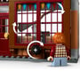 Конструктор LEGO: Wizarding World: Harry Potter: Diagon Alley: Quality Quidditch Supplies and Ice Cream Parlour, (76452) 5